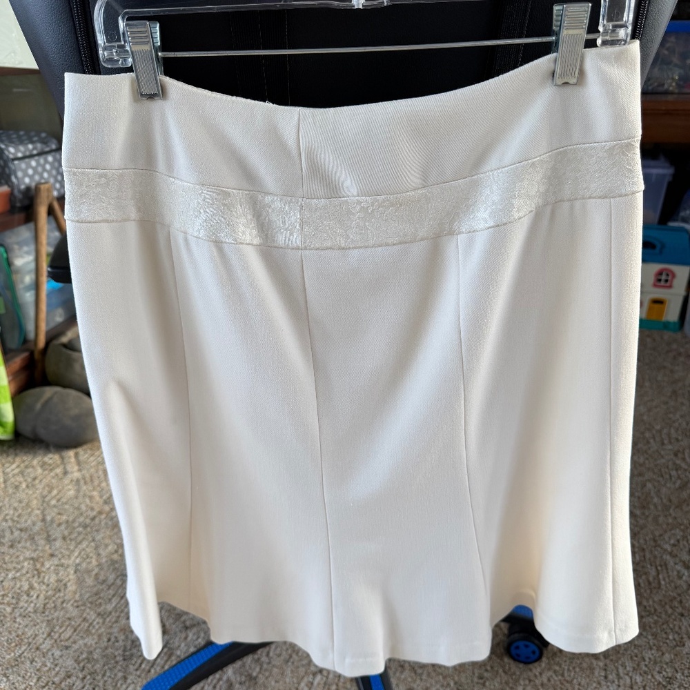 Zip down back short skirt, lined and Petite 10P,  Apostrophe brand